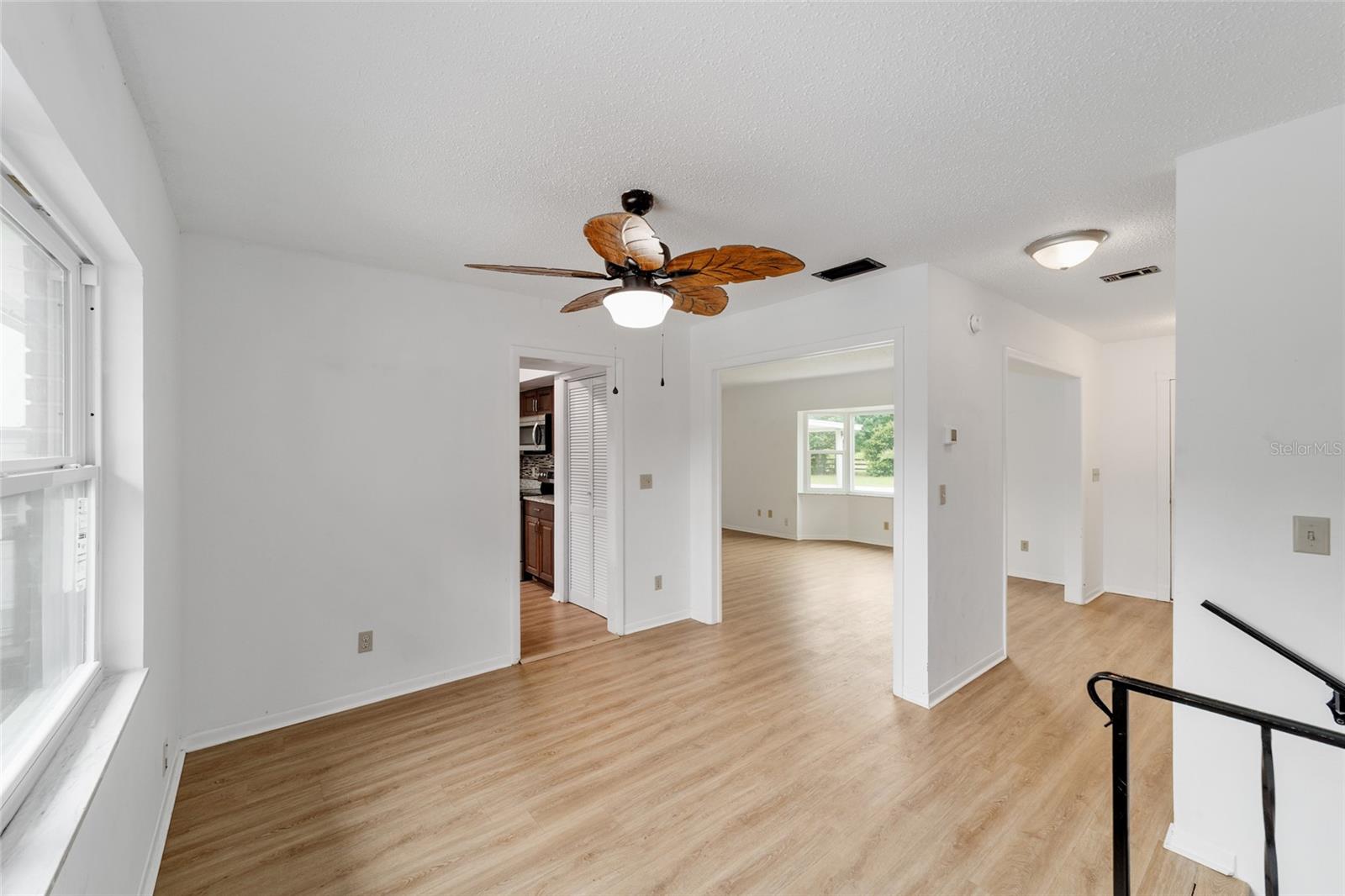 Image 20 of 72 For 13660 80th Avenue
