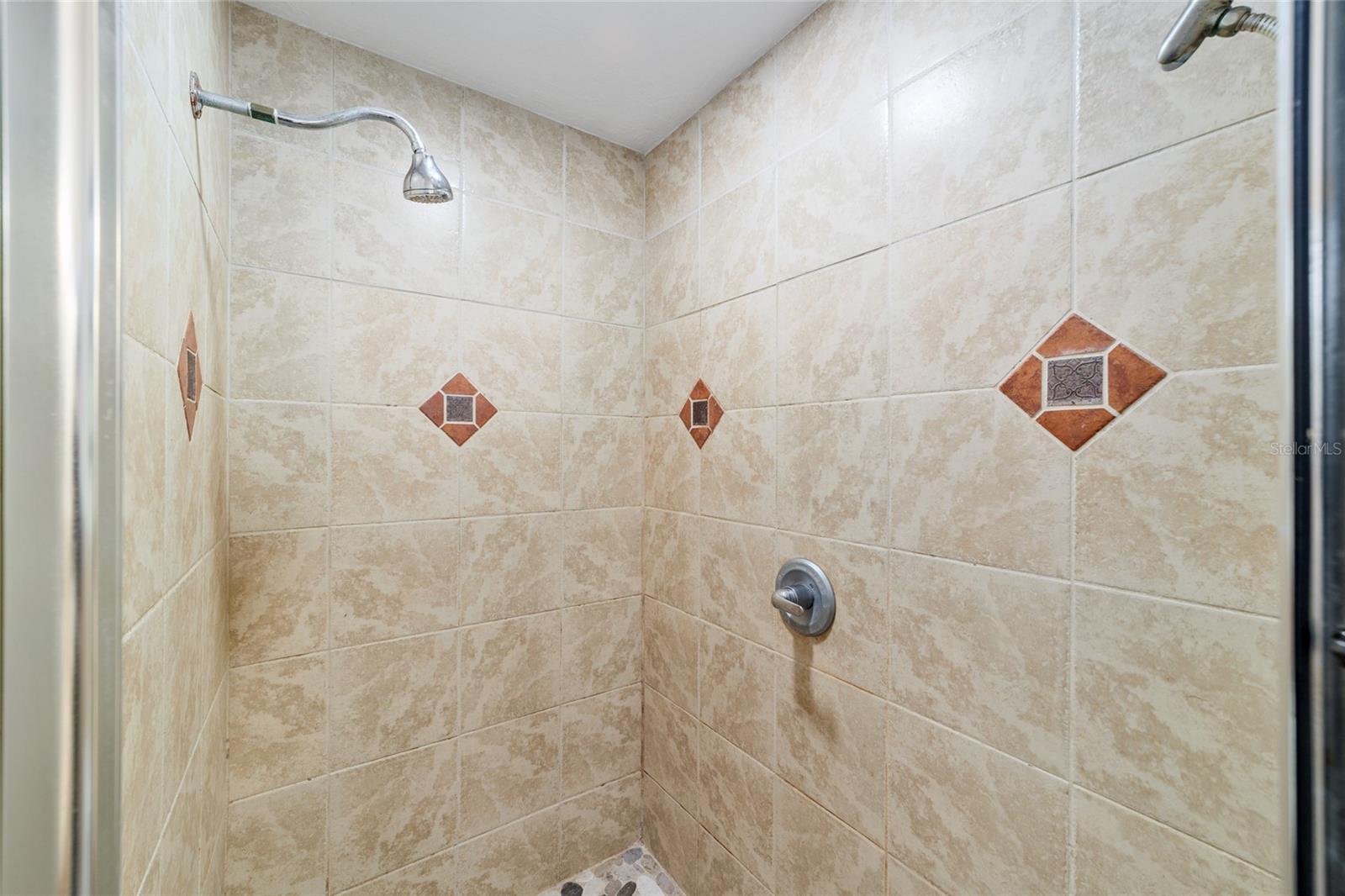 Image 33 of 72 For 13660 80th Avenue