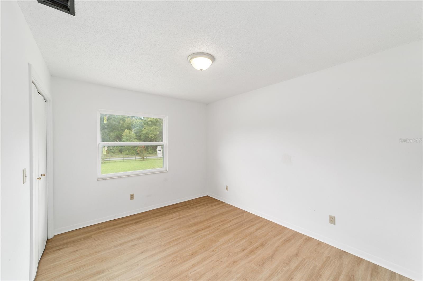 Image 34 of 72 For 13660 80th Avenue