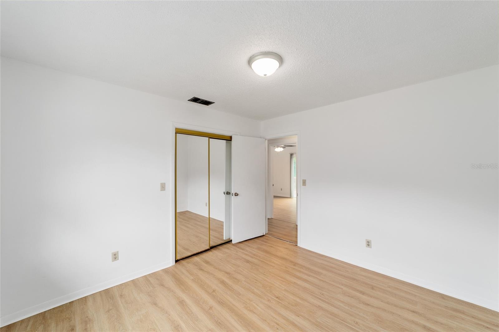 Image 39 of 72 For 13660 80th Avenue