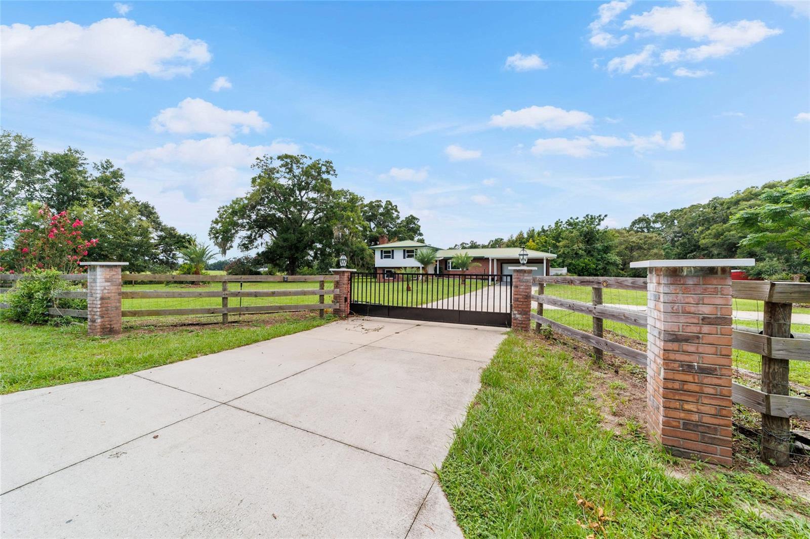 Image 6 of 72 For 13660 80th Avenue