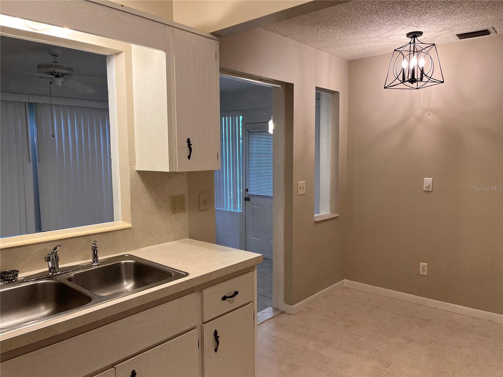 Image 13 of 33 For 8738 95th Lane G