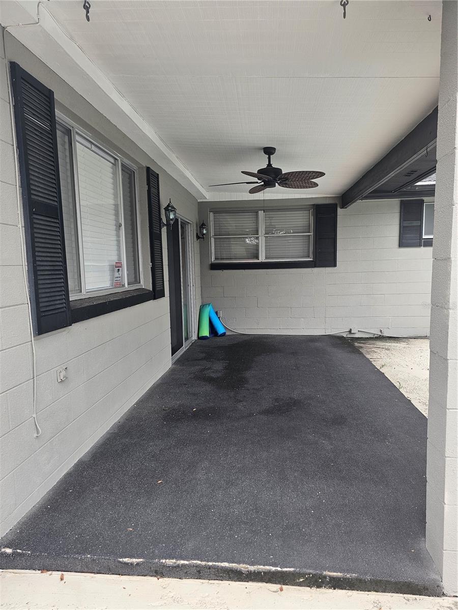 Listing photo id 16 for 1000 45th Street