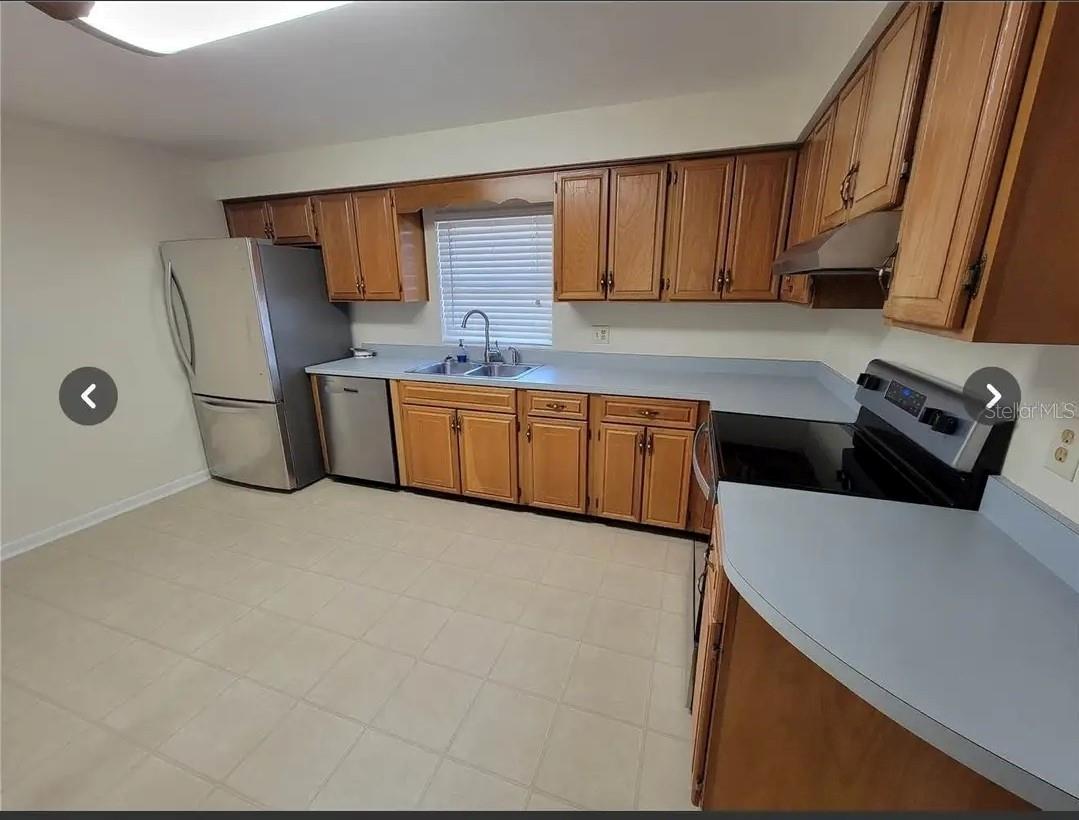 Listing photo id 1 for 1000 45th Street