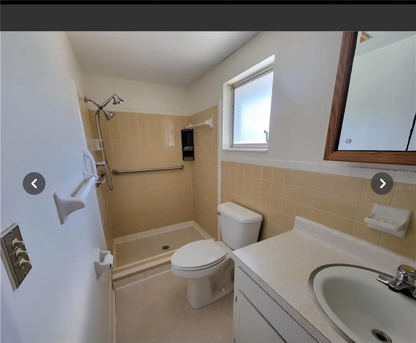 Listing photo id 5 for 1000 45th Street