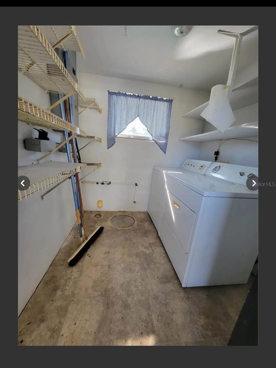 Listing photo id 7 for 1000 45th Street