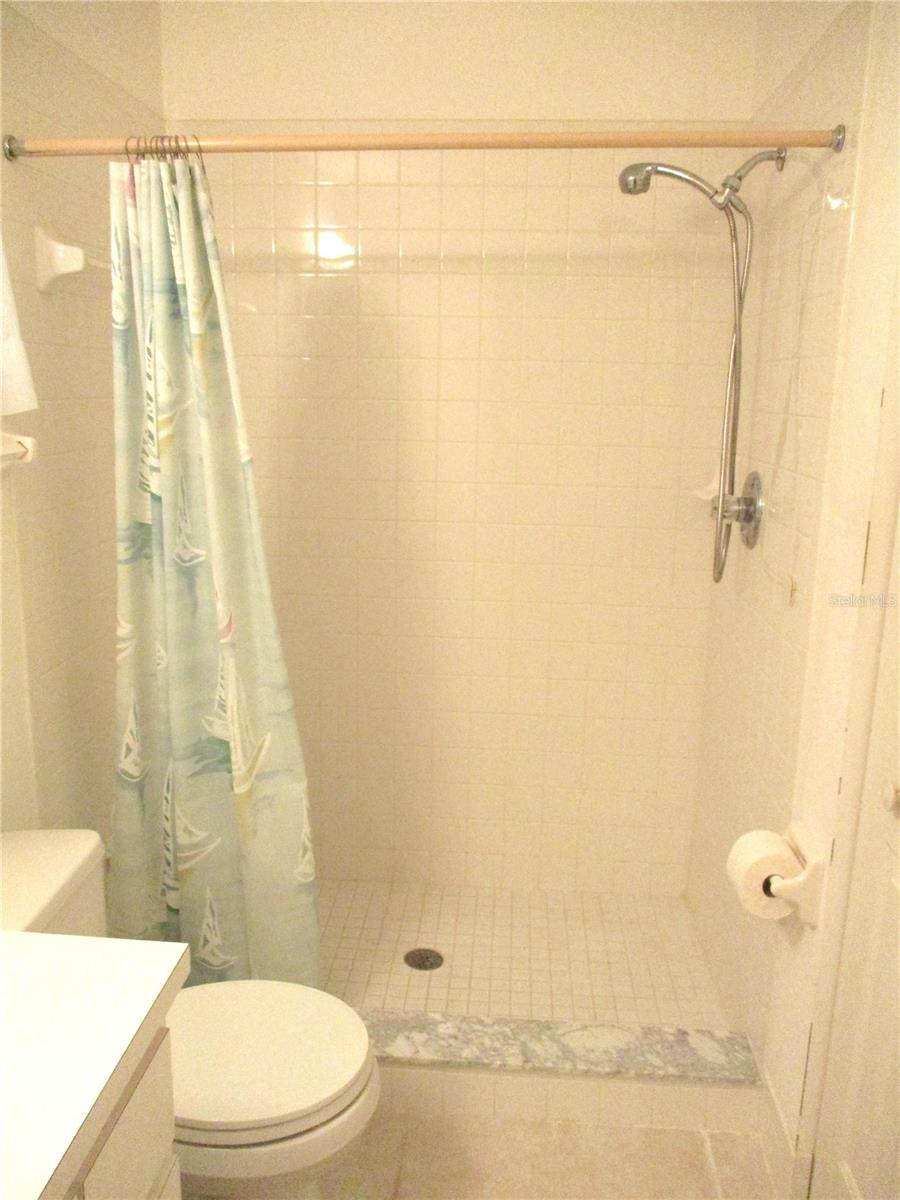 Image 30 of 87 For 13784 Sw 115th Cir
