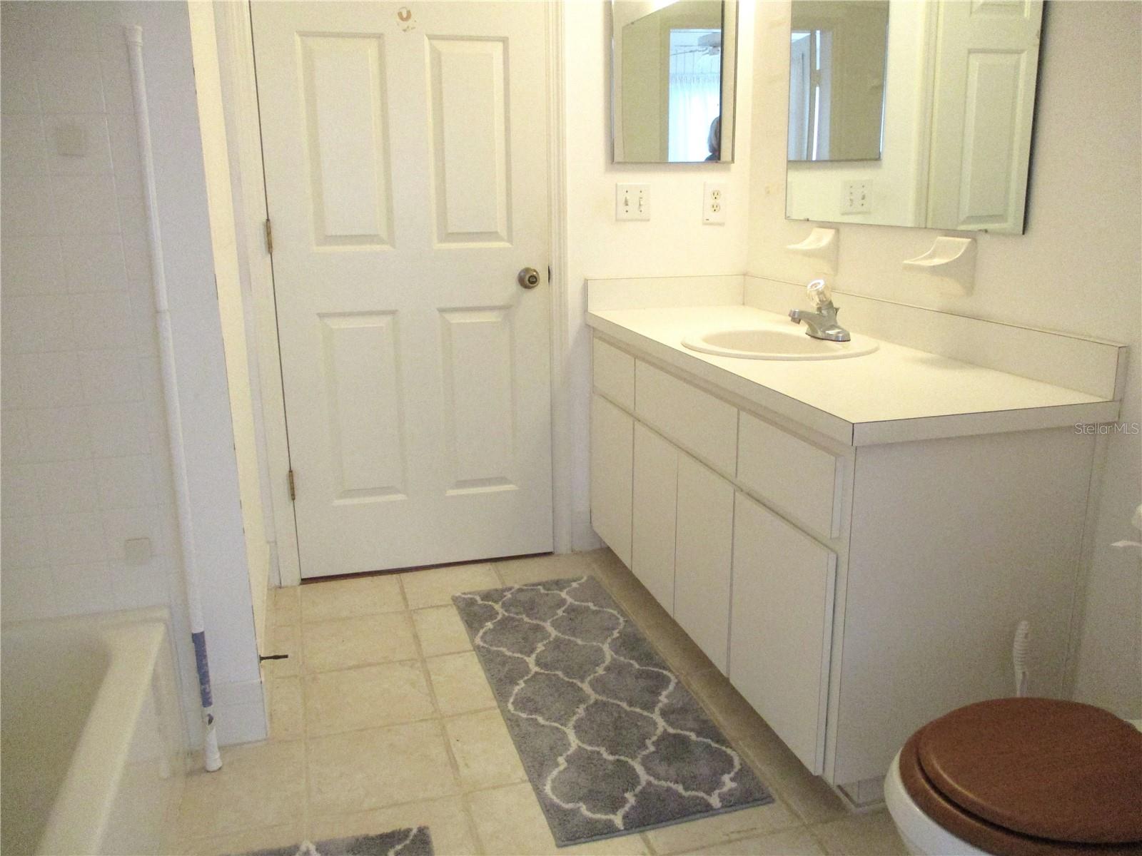 Image 35 of 87 For 13784 Sw 115th Cir