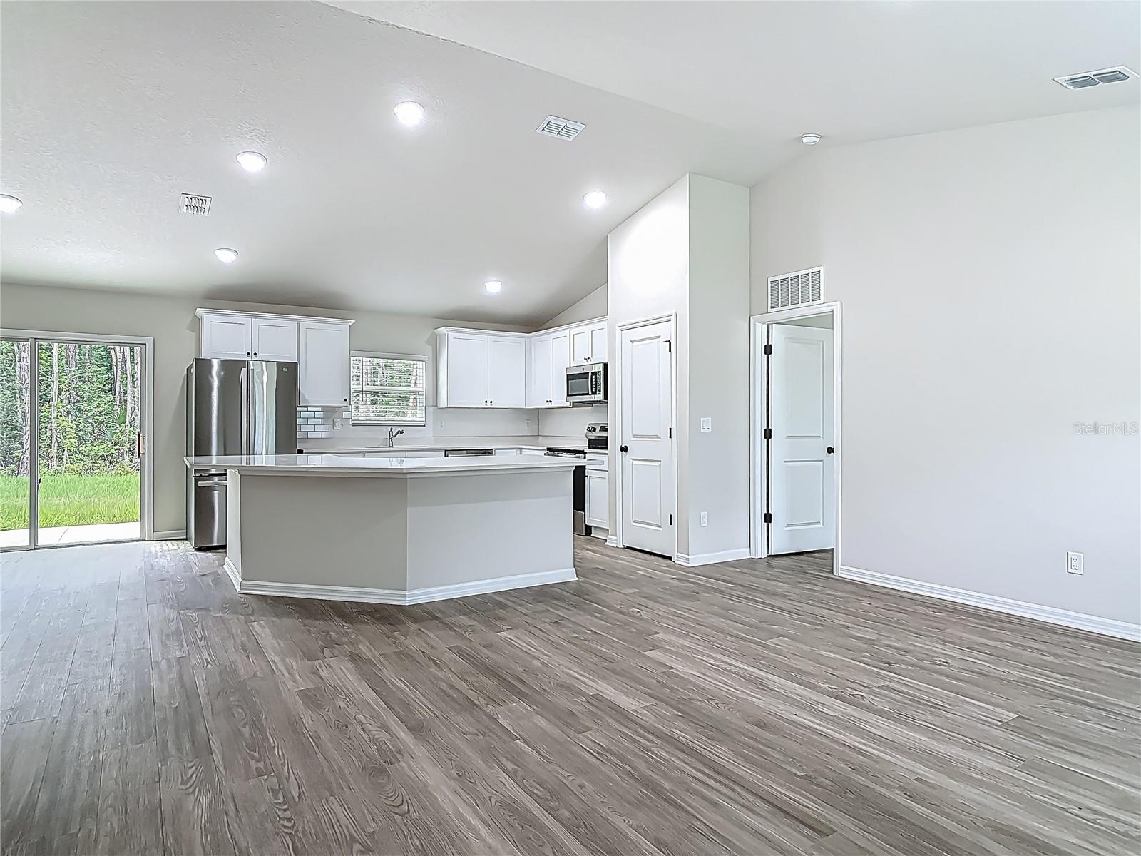 Image 3 of 21 For 6595 Amity Street
