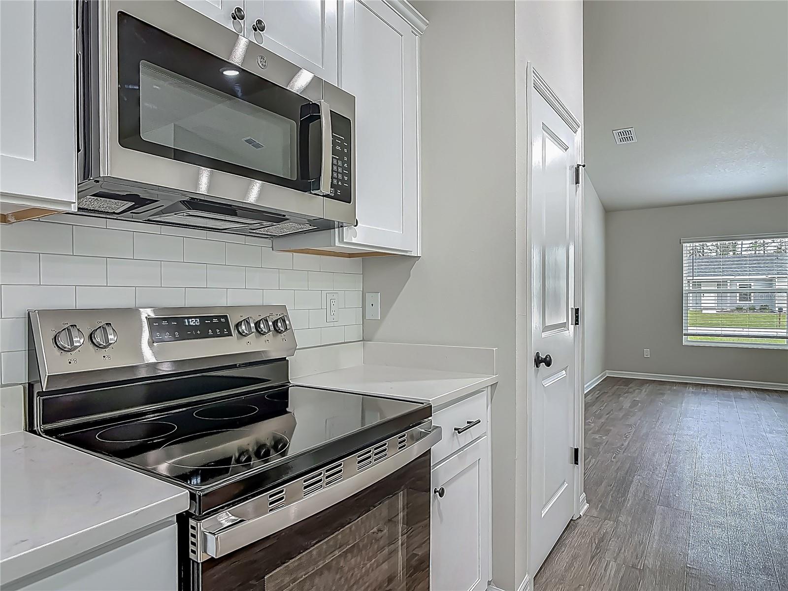 Image 5 of 21 For 6595 Amity Street