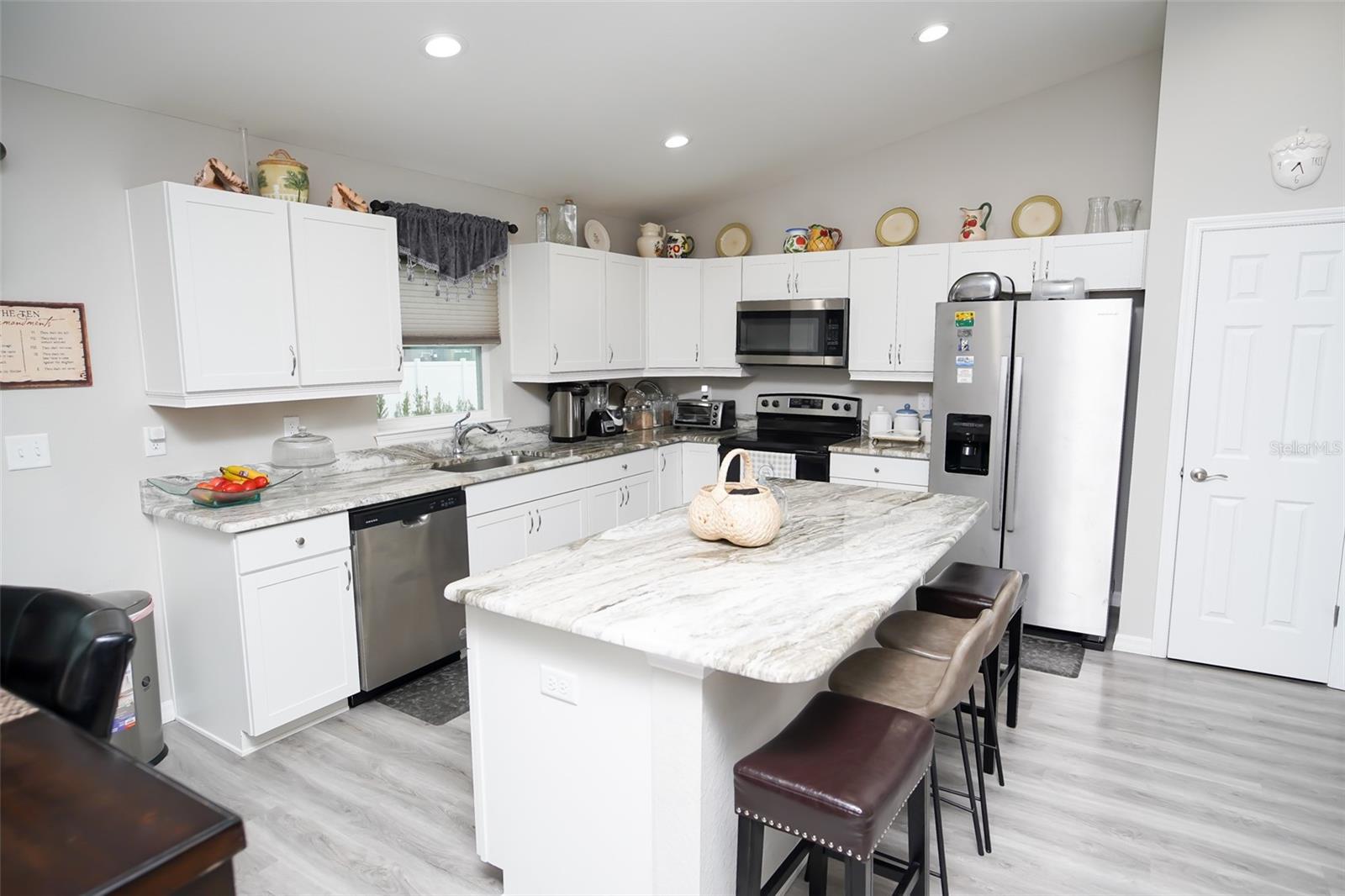 Image 14 of 31 For 13358 111 Street