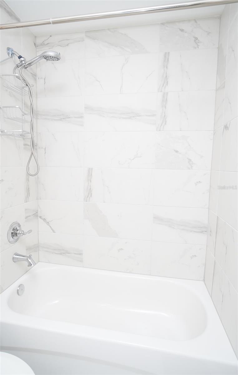 Image 17 of 31 For 13358 111 Street