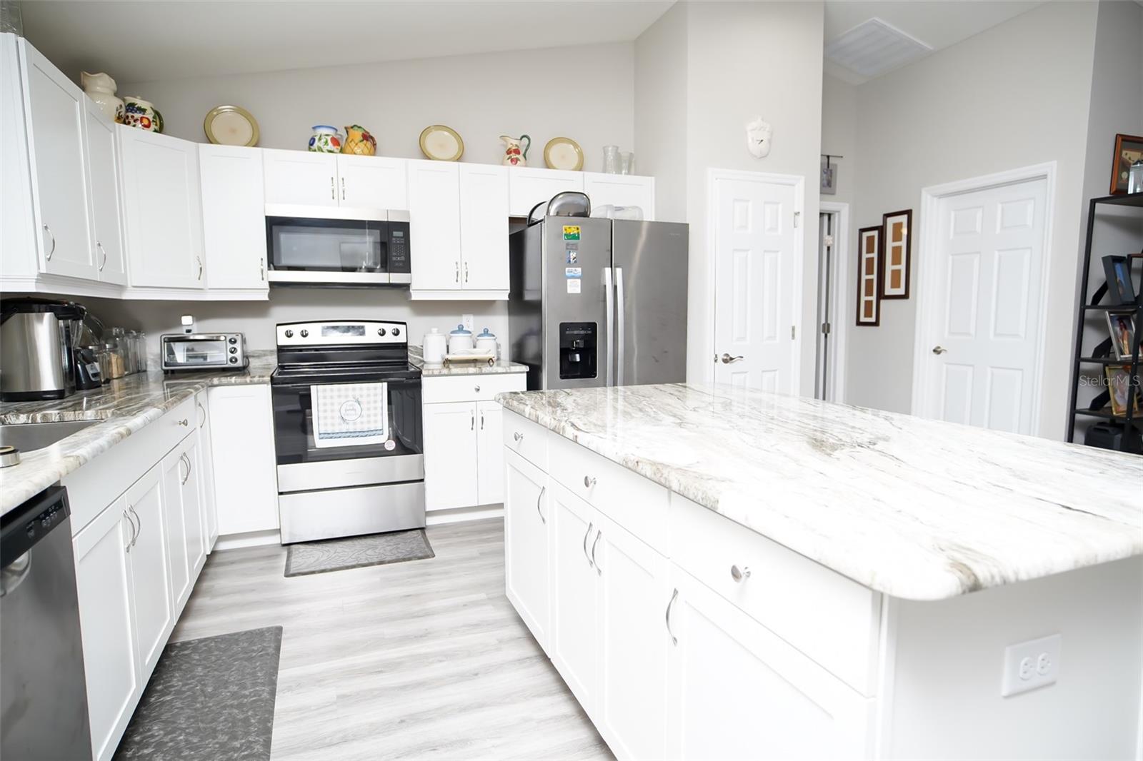 Image 27 of 31 For 13358 111 Street