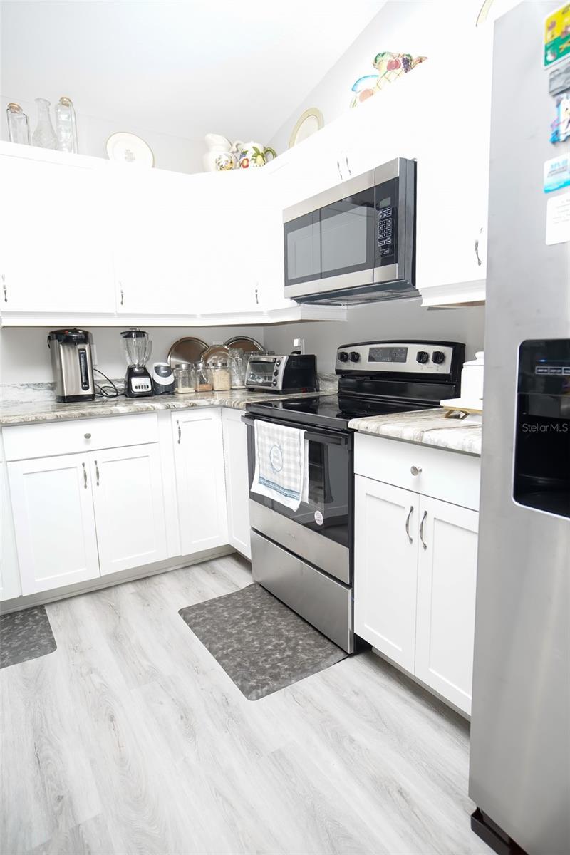 Image 29 of 31 For 13358 111 Street