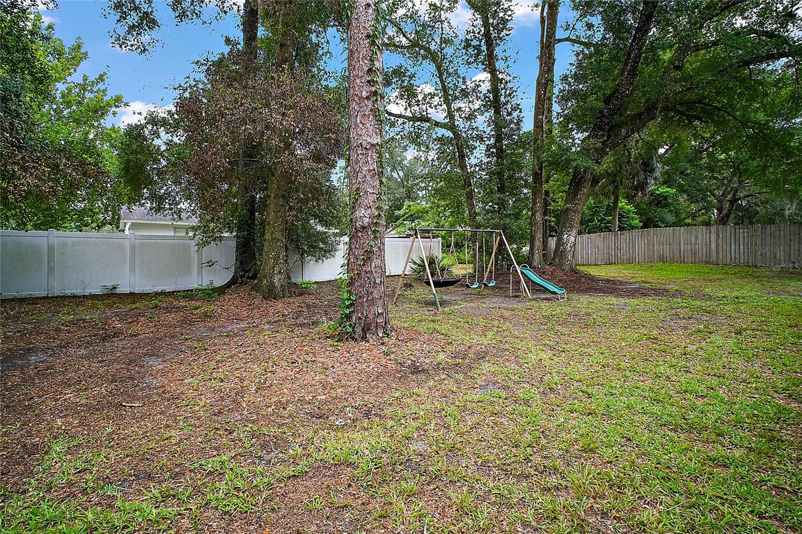 Image 7 of 26 For 2404 32nd Place
