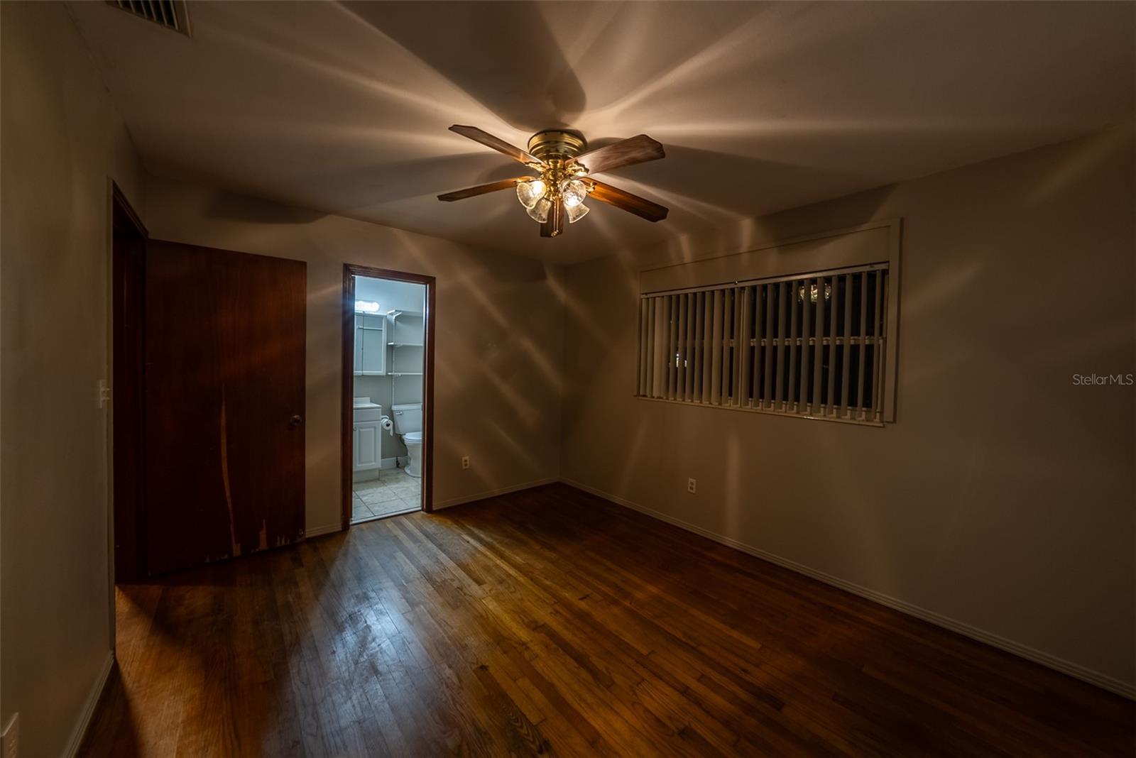 Image 16 of 37 For 3618 17th Avenue