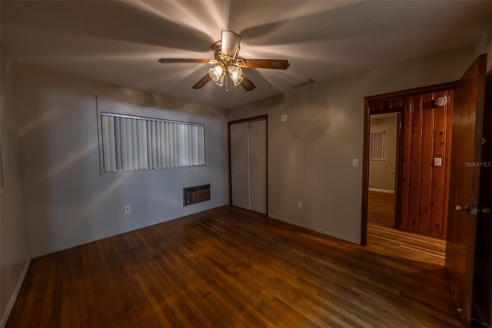 Image 18 of 37 For 3618 17th Avenue