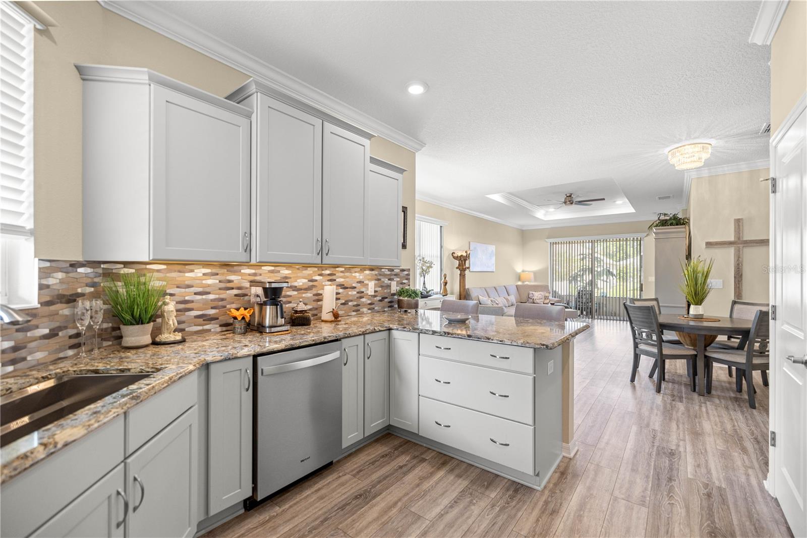 Image 10 of 25 For 10020 96th Street