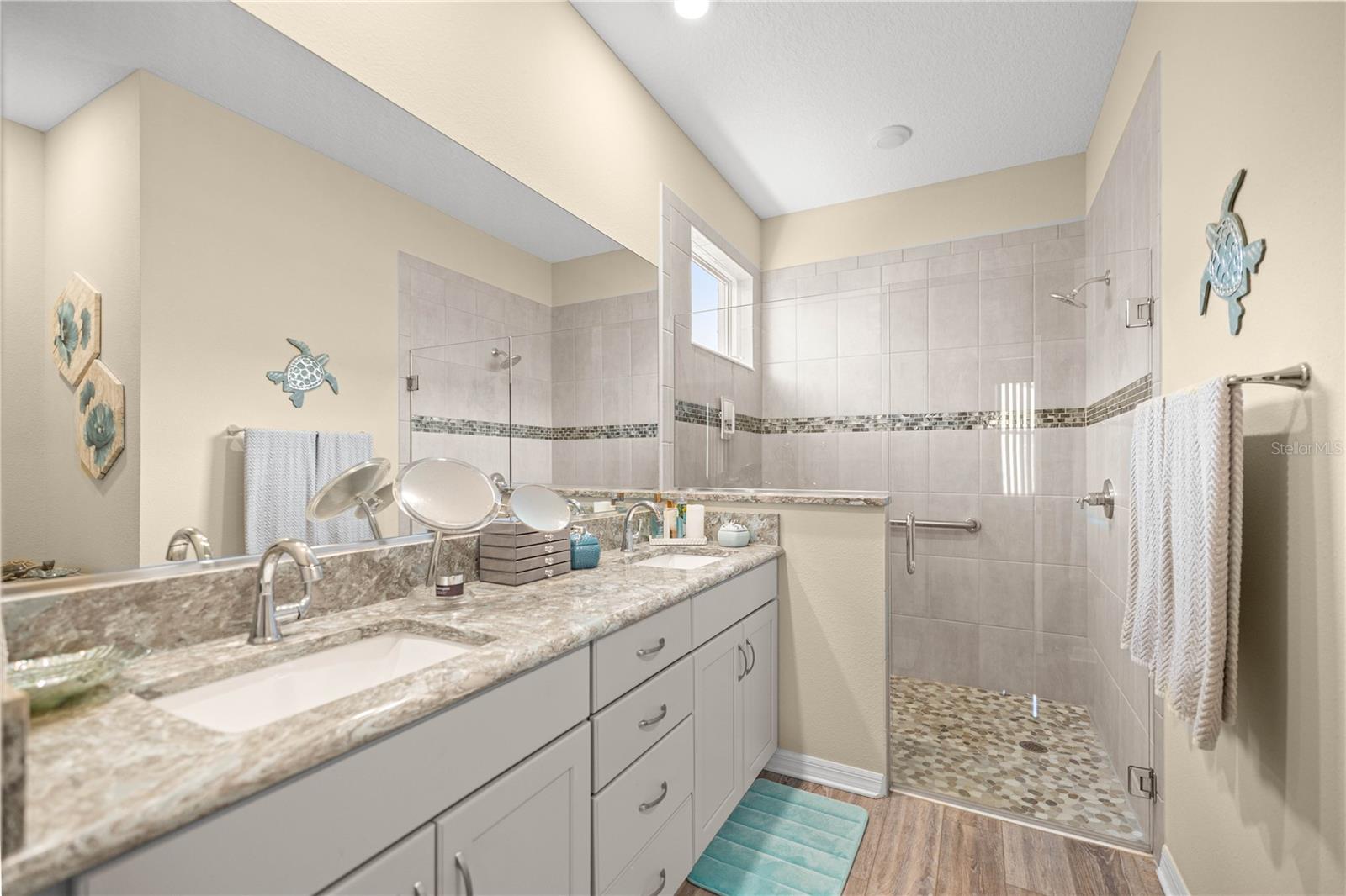 Image 18 of 25 For 10020 96th Street