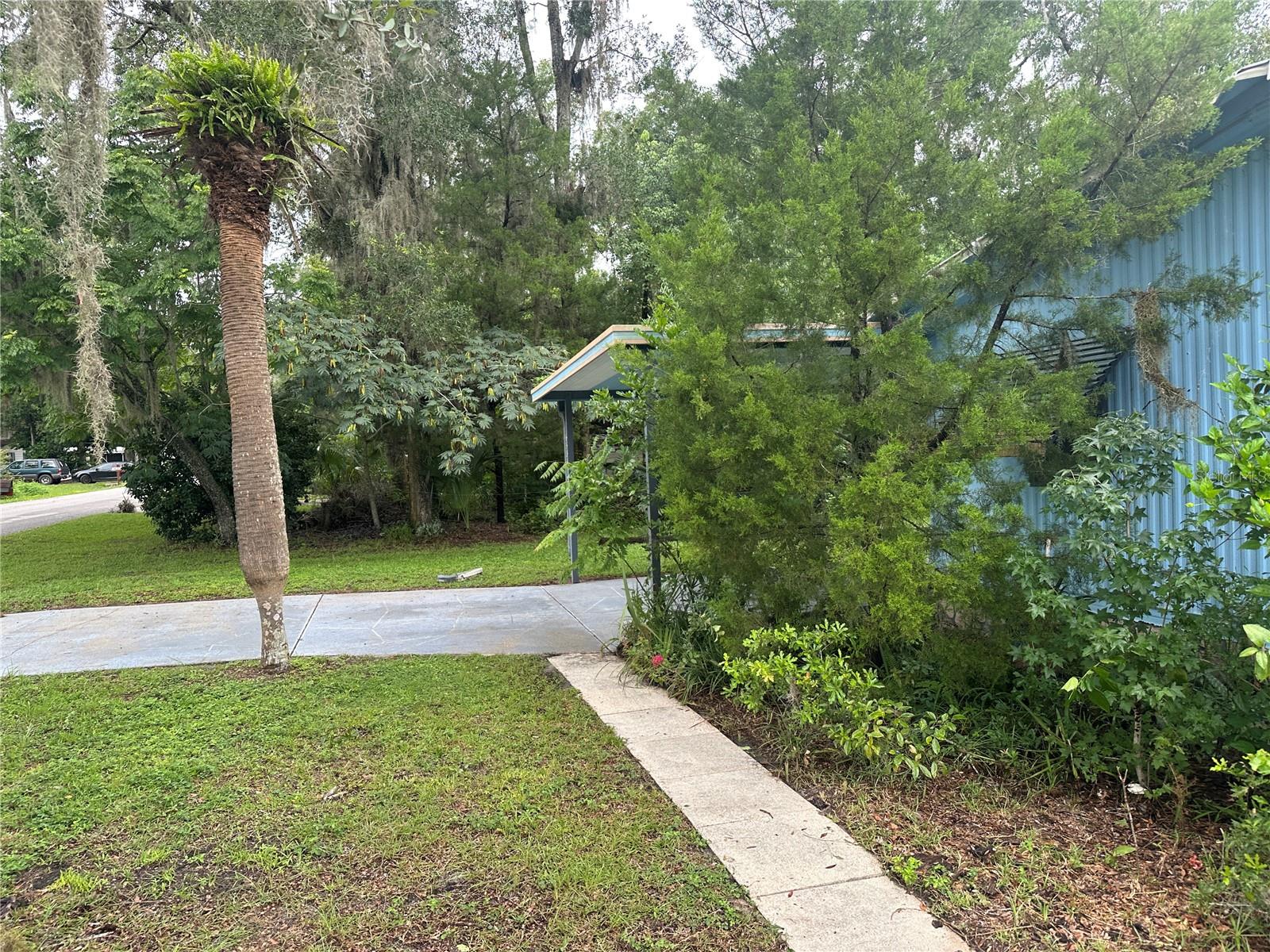 Listing photo id 1 for 6531 112th Street