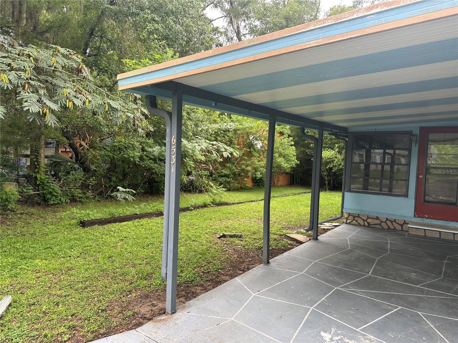 Listing photo id 3 for 6531 112th Street