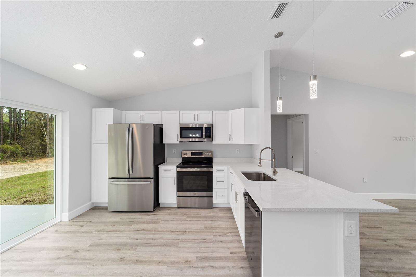 Image 13 of 28 For 13803 101st Street