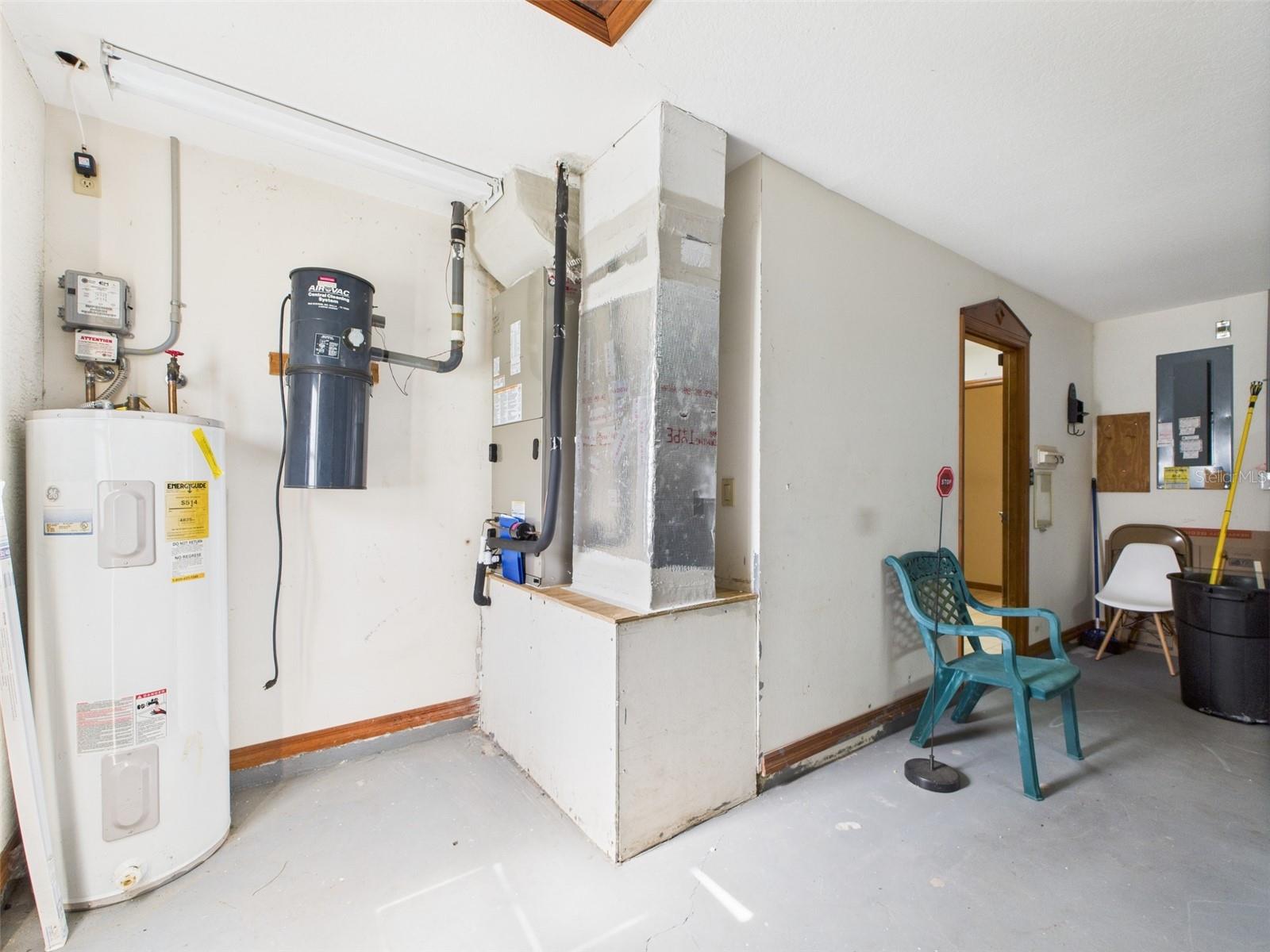 Image 33 of 45 For 24 Boxelder Court