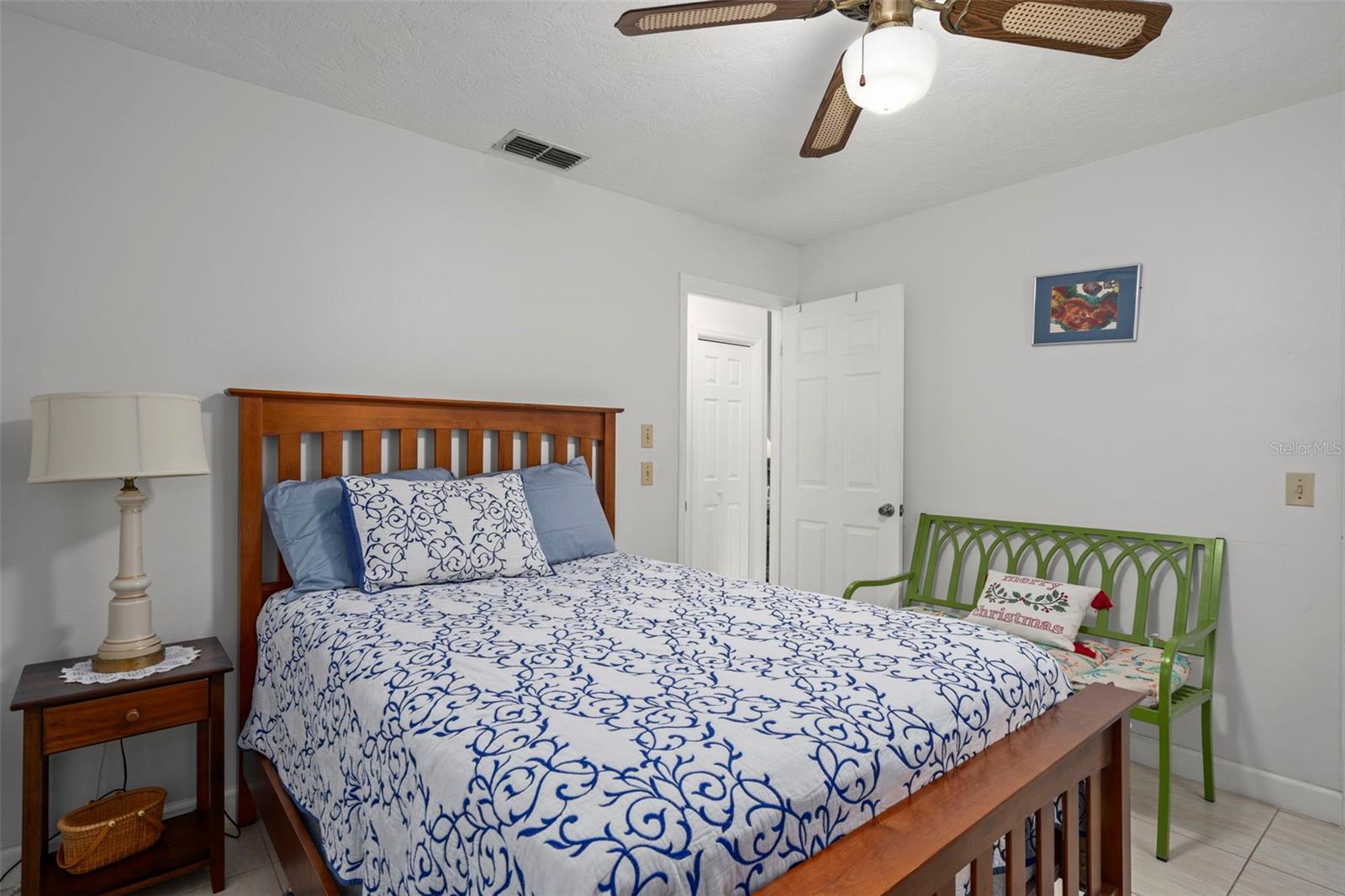 Image 19 of 37 For 12 Sycamore Court W