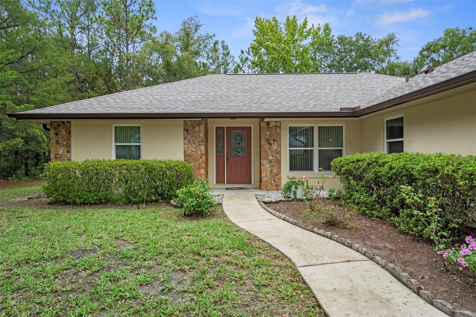 Image 3 of 37 For 12 Sycamore Court W