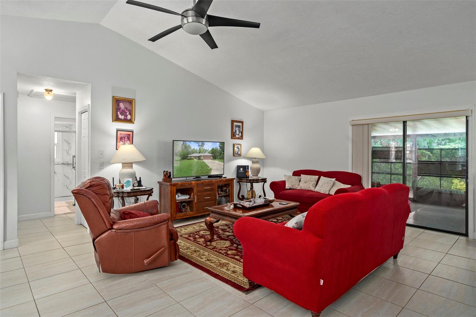 Image 5 of 37 For 12 Sycamore Court W