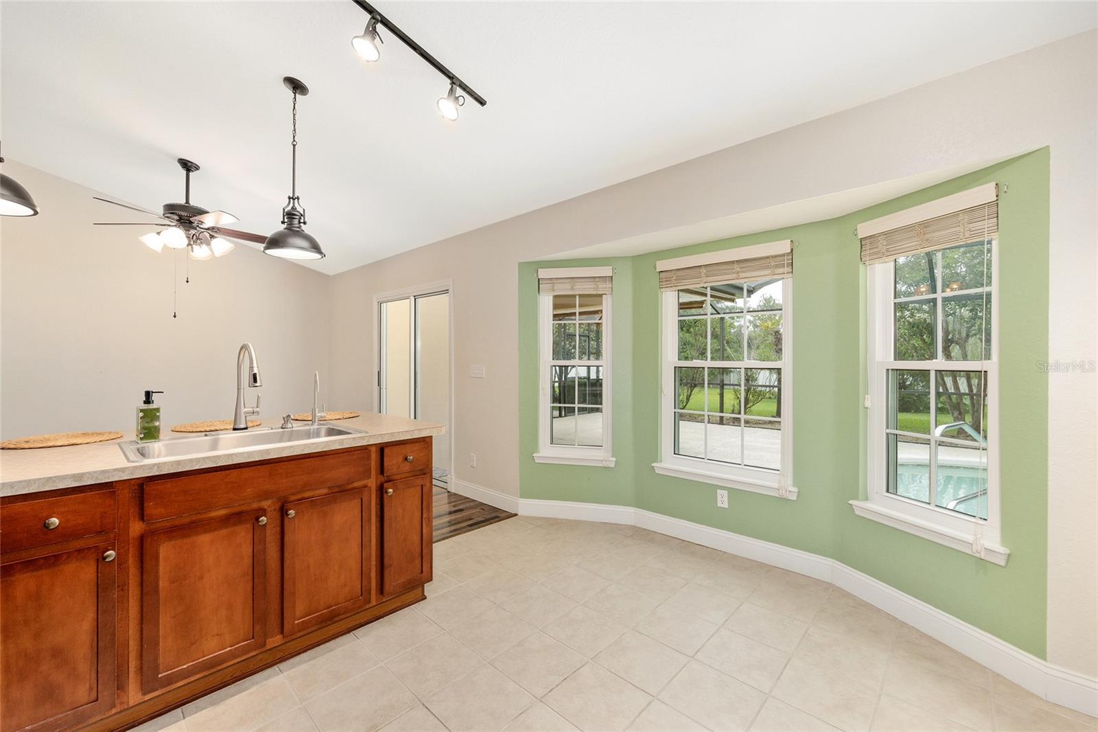 Image 17 of 72 For 3932 15th Court Road