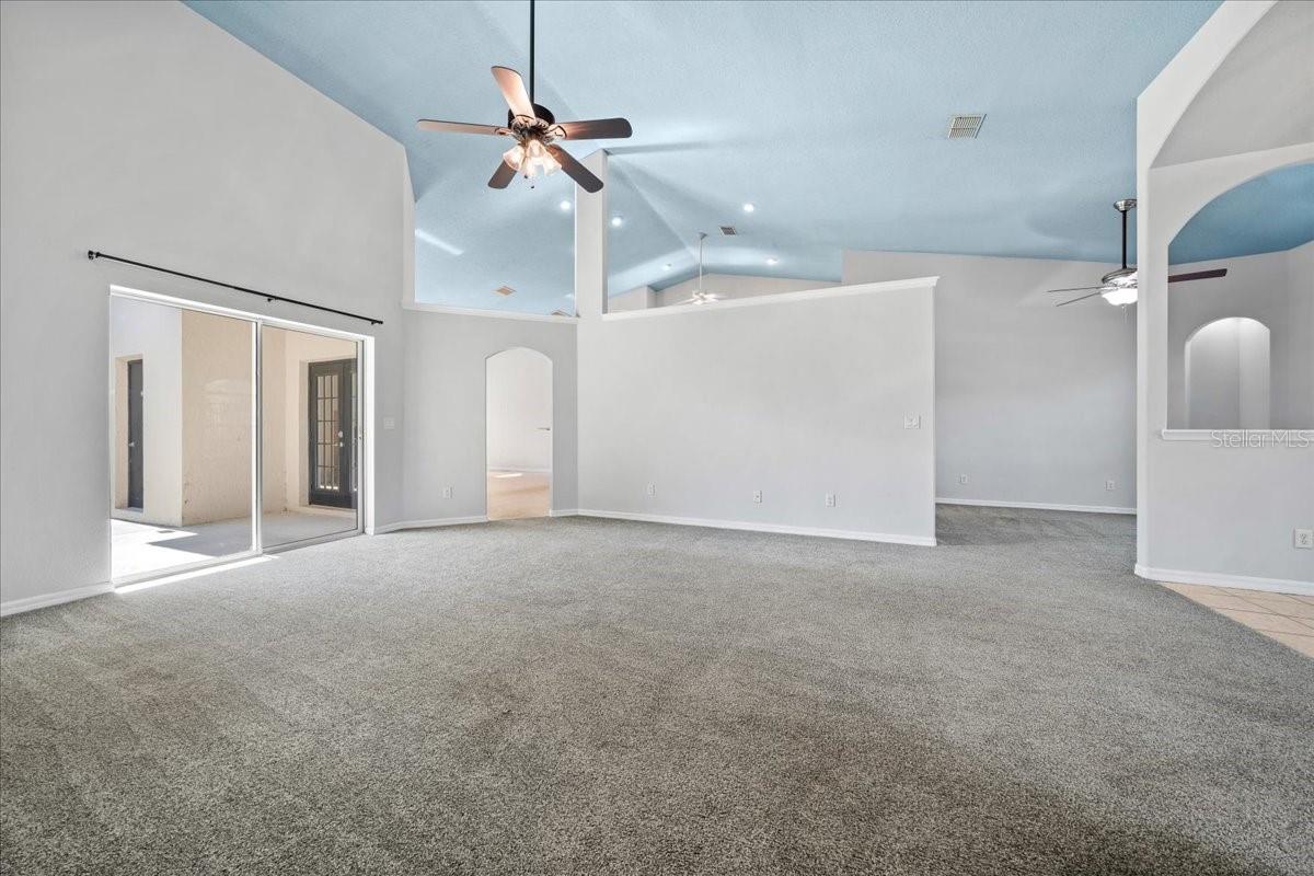 Image 14 of 77 For 10929 39th Court