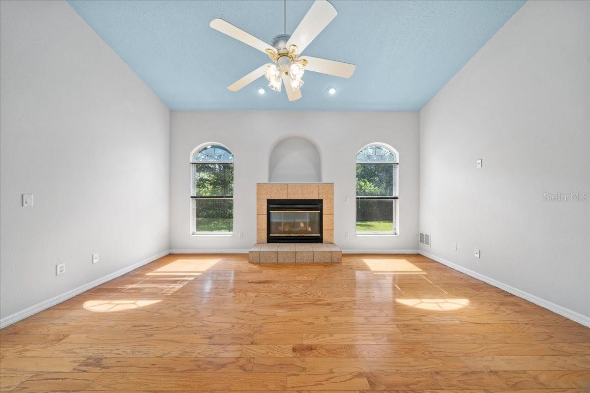 Image 30 of 77 For 10929 39th Court