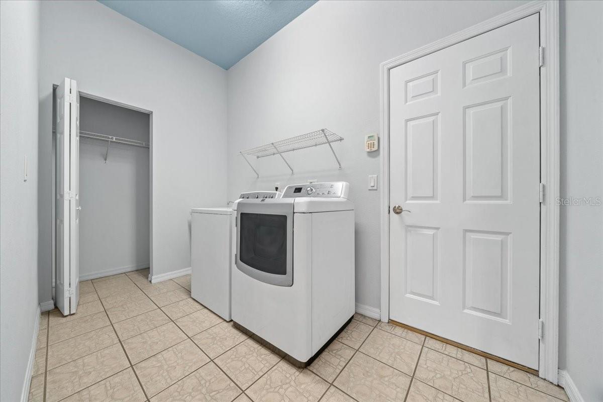 Image 39 of 77 For 10929 39th Court