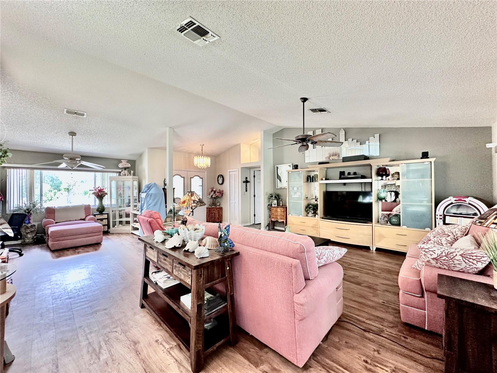 Image 4 of 32 For 10267 Elgin Boulevard