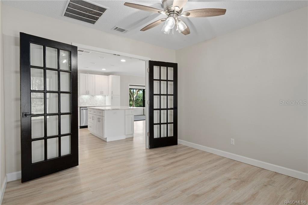Image 18 of 53 For 4631 Windmill Drive