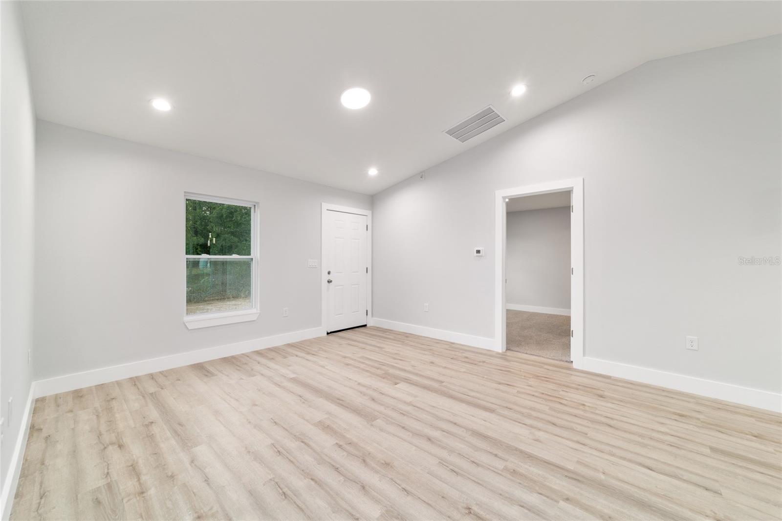Image 10 of 39 For 1822 Hilliard Avenue
