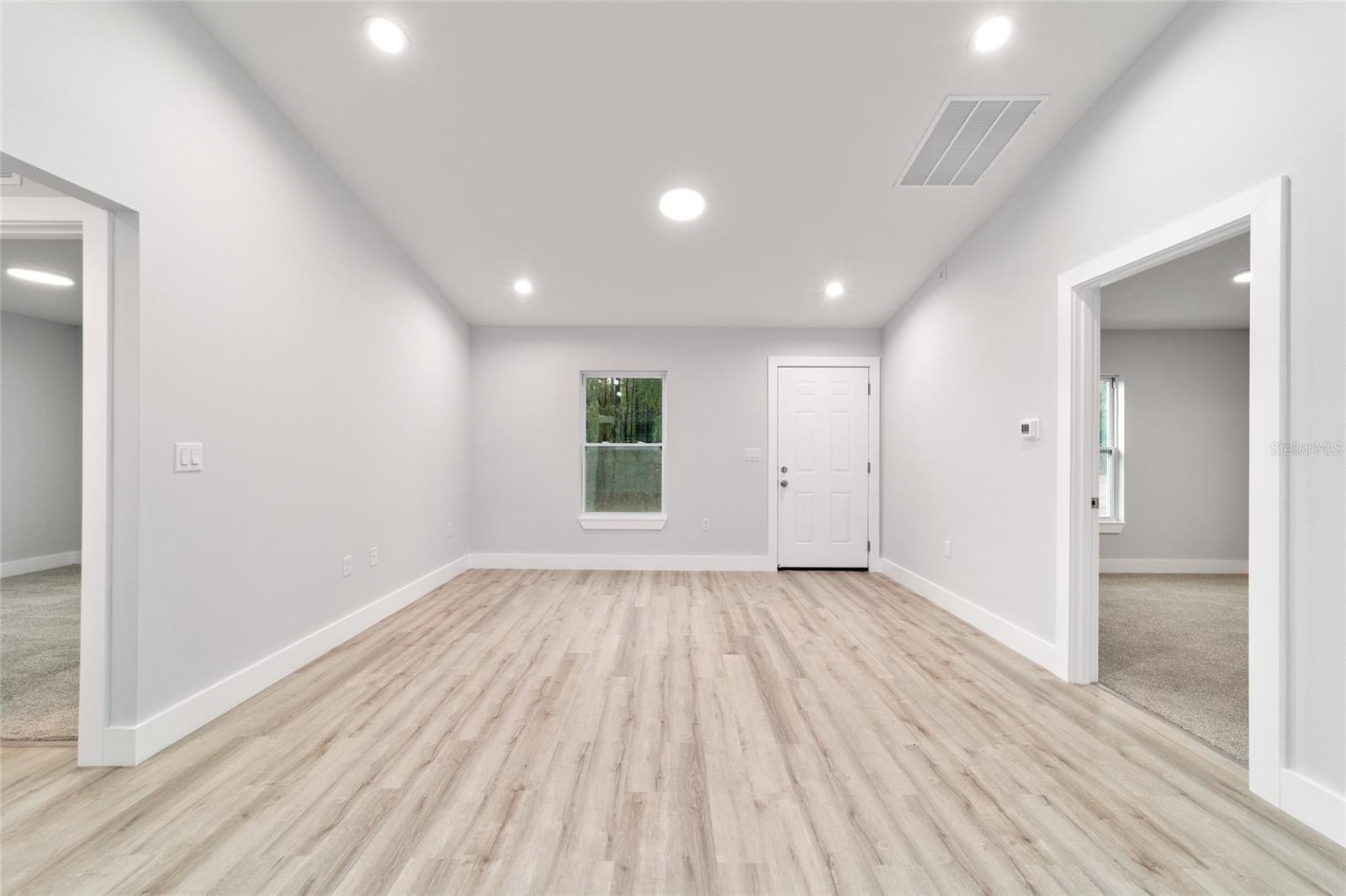 Image 11 of 39 For 1822 Hilliard Avenue