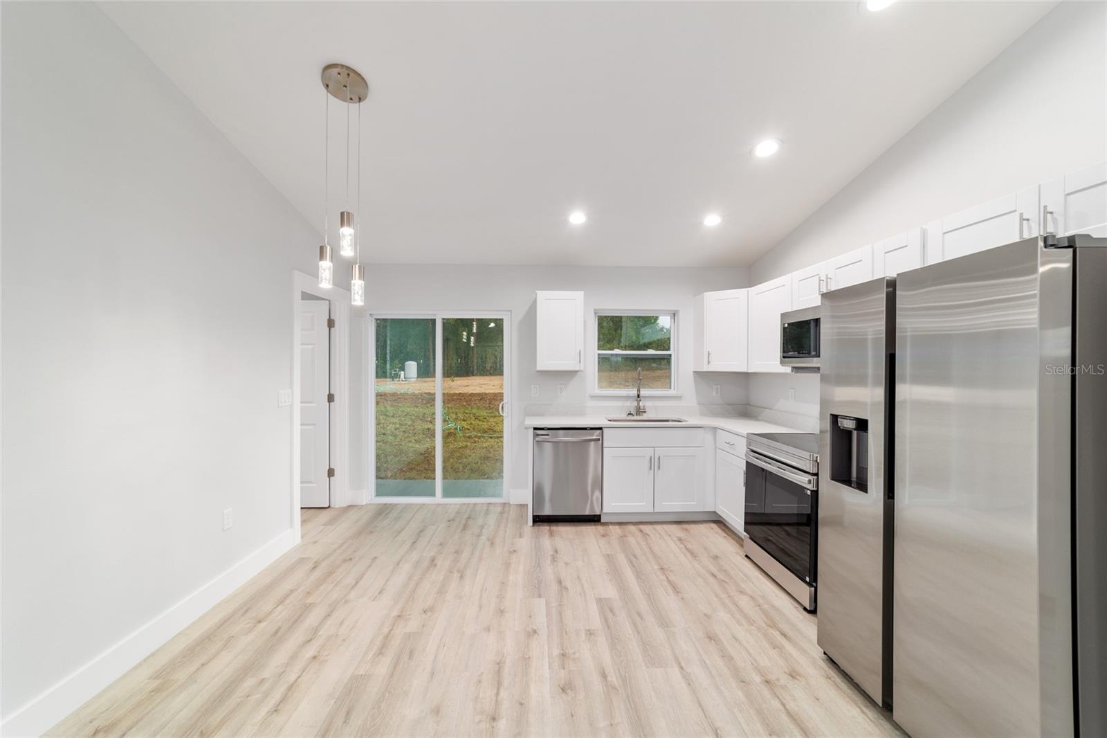Image 16 of 39 For 1822 Hilliard Avenue
