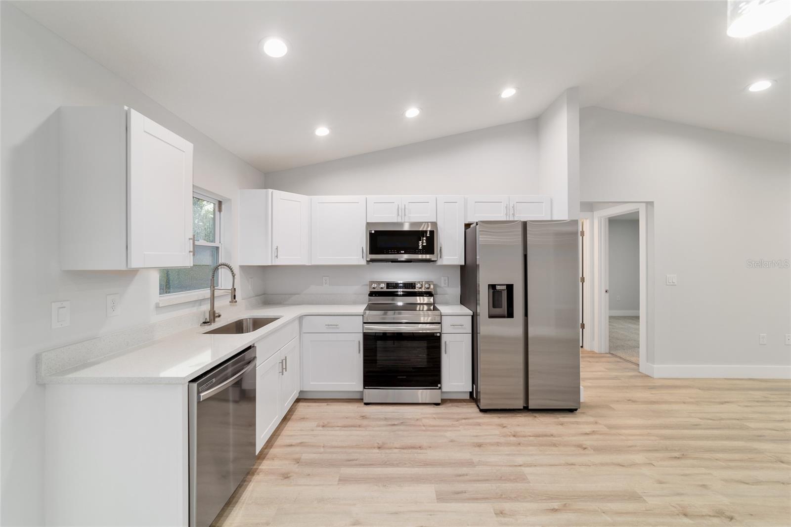 Image 17 of 39 For 1822 Hilliard Avenue