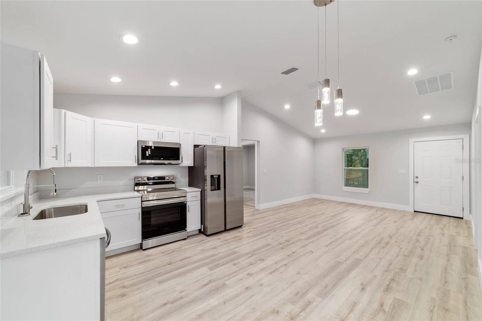 Image 19 of 39 For 1822 Hilliard Avenue