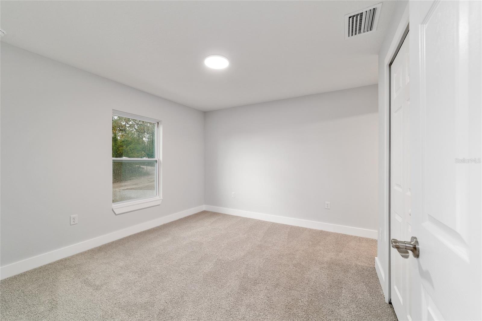 Image 21 of 39 For 1822 Hilliard Avenue