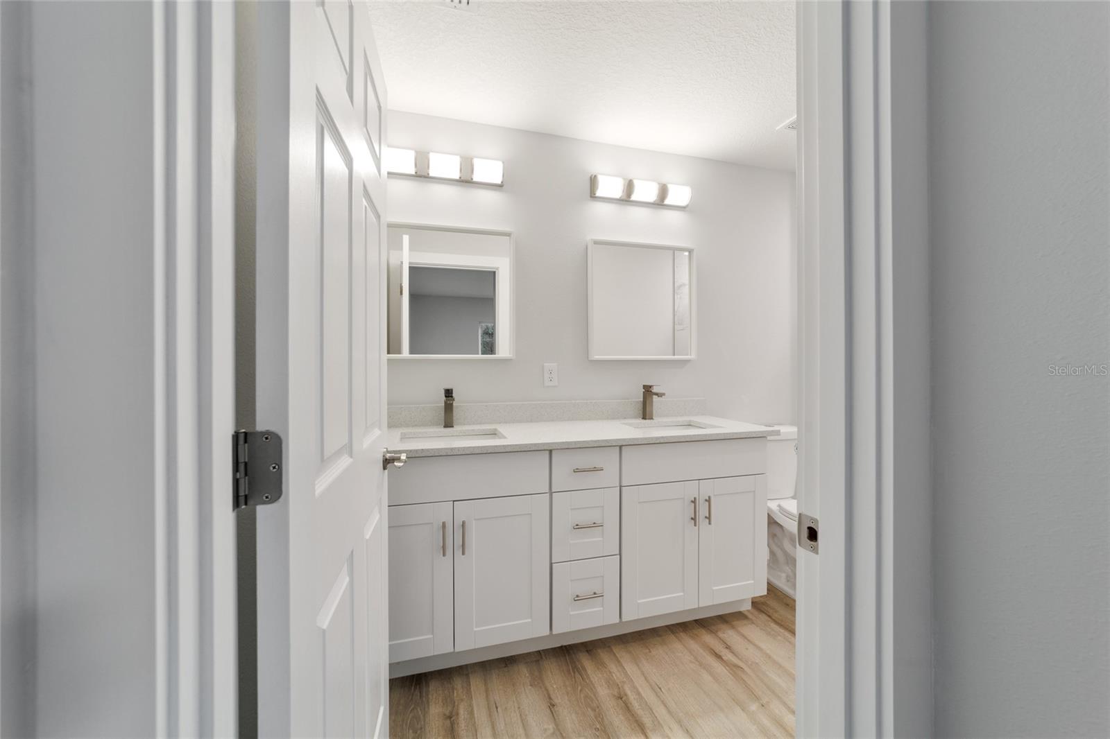 Image 24 of 39 For 1822 Hilliard Avenue