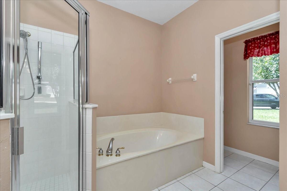 Image 23 of 41 For 4021 Newland Street