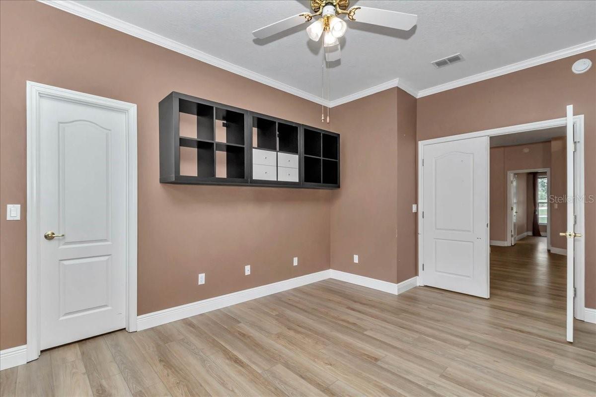 Image 33 of 41 For 4021 Newland Street