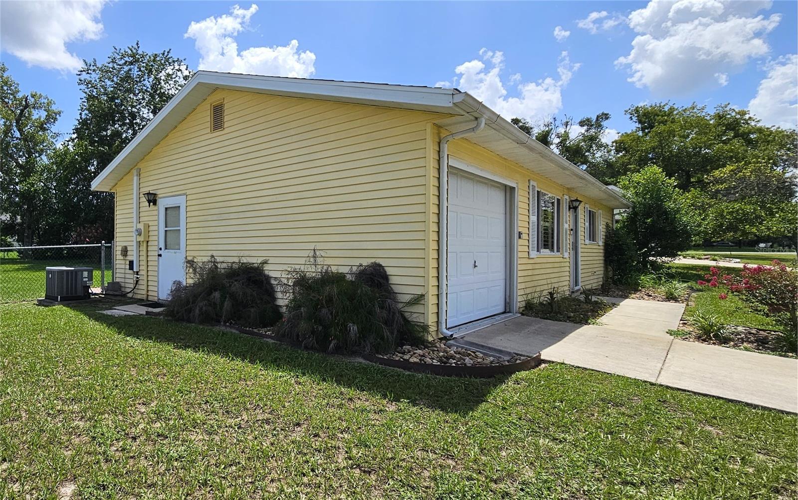 Image 4 of 28 For 8274 106th Place