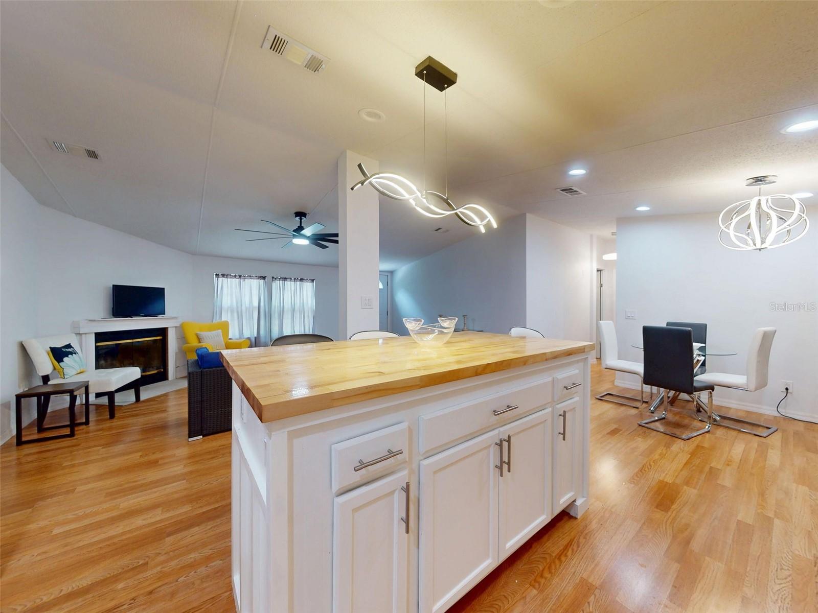 Image 13 of 52 For 13120 90th Street