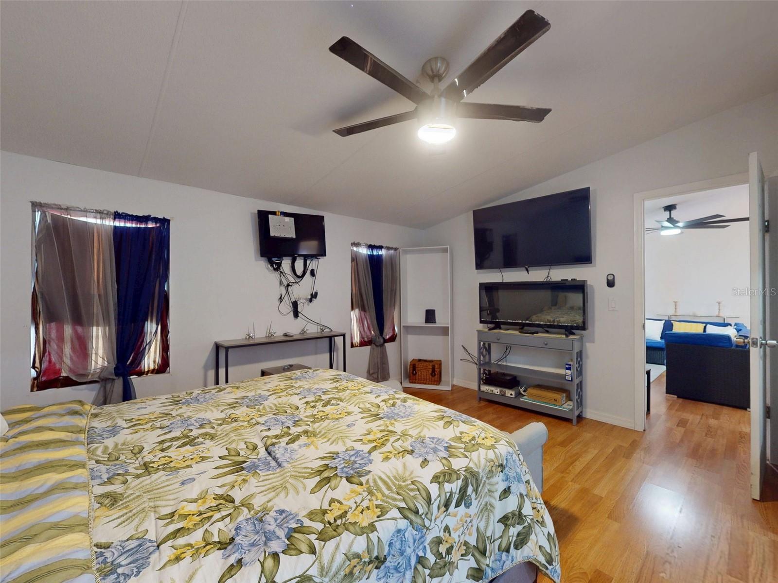 Image 34 of 52 For 13120 90th Street