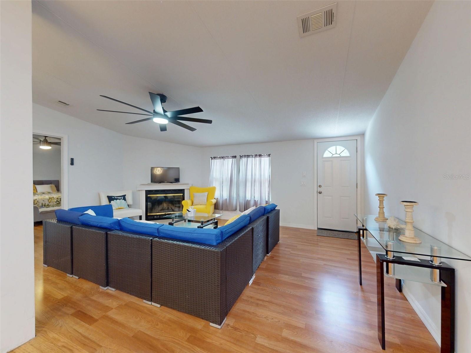 Image 6 of 52 For 13120 90th Street
