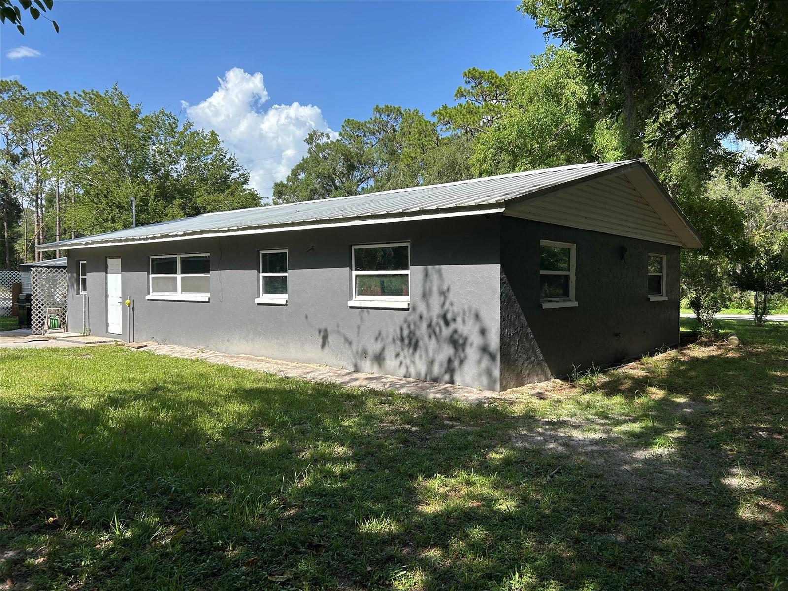 Listing photo id 13 for 8460 Ira Martin Avenue